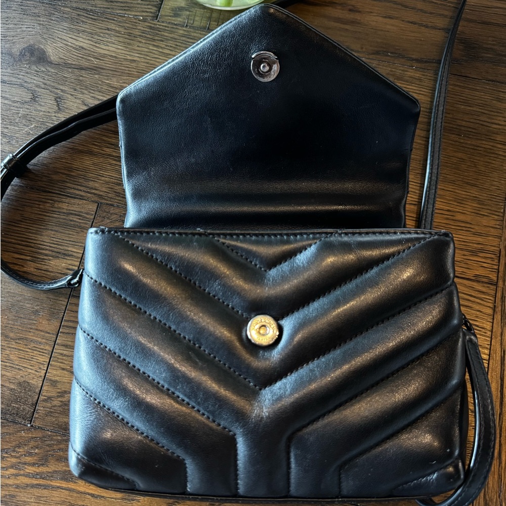 Yves Saint Laurent Black Matelasse Calfskin Leather Toy Bag - Picture 3 of 8